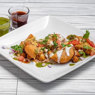 Aloo Tikki Chat ( Dairy , Gluten )